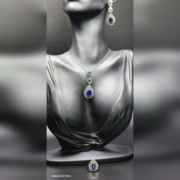 Vintage 925 Sterling Silver Necklace & Earrings Setwith Blue Zircon Stones - Picture 3 of 6
